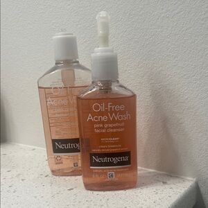 Neutrogena Pink Grapefruit Oil-Free Acne Wash Gel